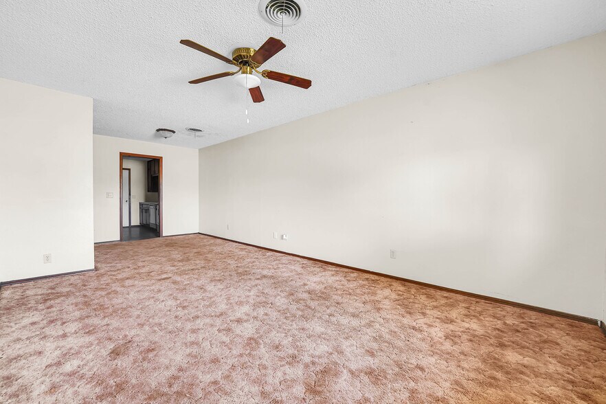 More Photos Of 418 N Electra St, Sayre Apartments For Sale