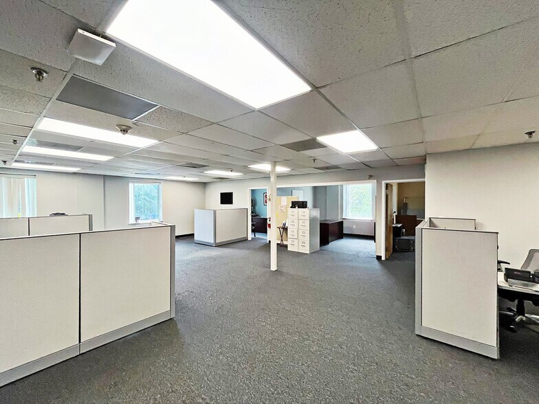 More Photos Of 100 Weymouth St, Rockland Coworking Space