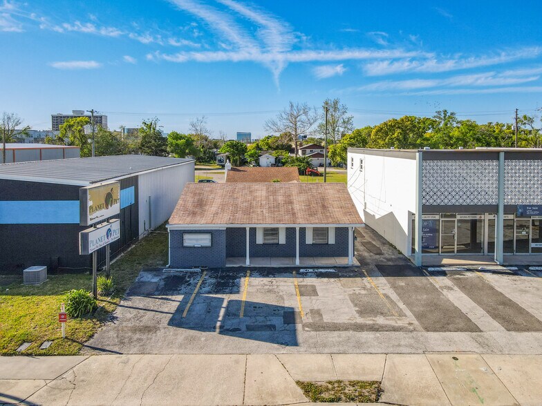More Photos Of 1976 W Fairbanks Ave, Winter Park General Retail For Sale
