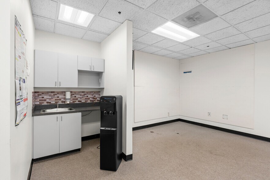 More Photos Of 9810-9850 E Burnside St, Portland Storefront Retail Office For Lease