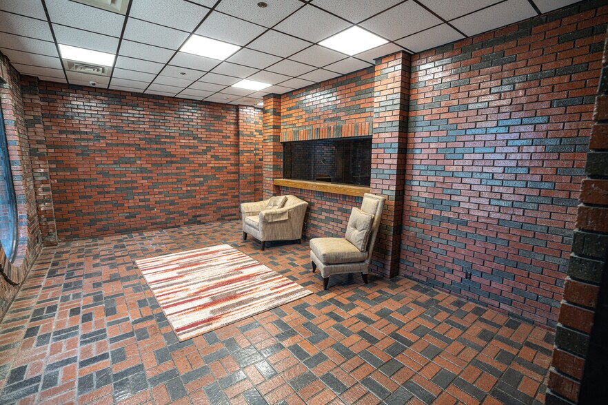 More Photos Of 6308 E 15th St, Tulsa Manufacturing For Lease