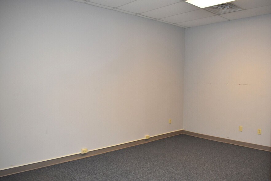 More Photos Of 41-45 Chenango St, Binghamton Apartments For Lease