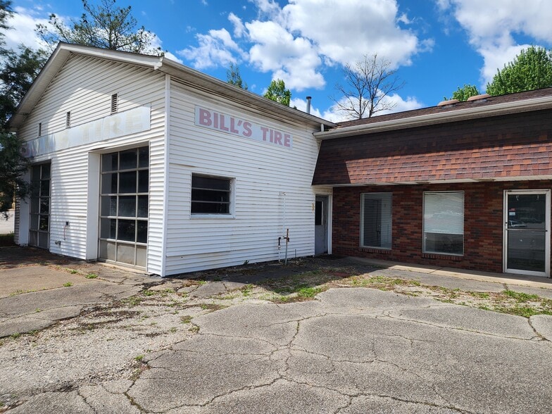 Primary Photo Of 1301 Lafayette Ave, Moundsville Freestanding For Sale