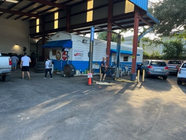 More Photos Of 3639 S Manhattan Ave, Tampa Auto Repair For Sale