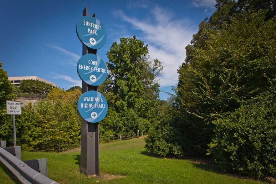 More Photos Of 400 Interstate N Pky SE, Atlanta Office For Lease