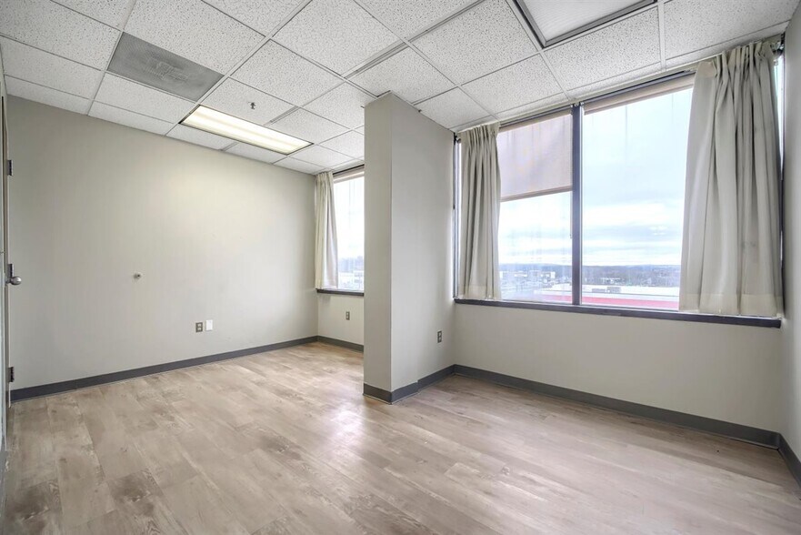 More Photos Of 15 Matthews St, Goshen Office For Sale