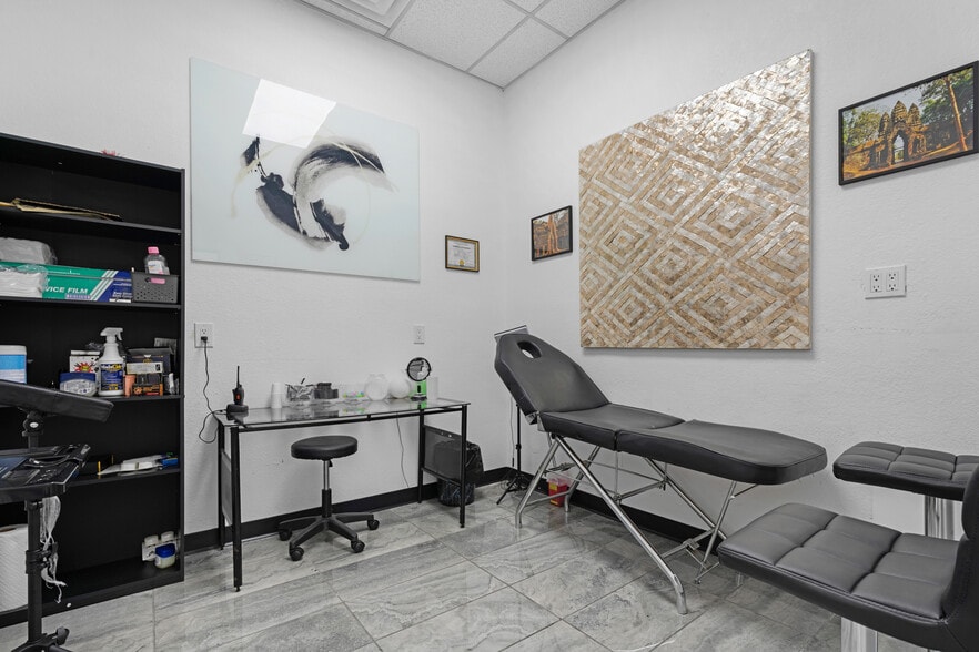 More Photos Of 4105 S Central Ave, Phoenix Freestanding For Sale