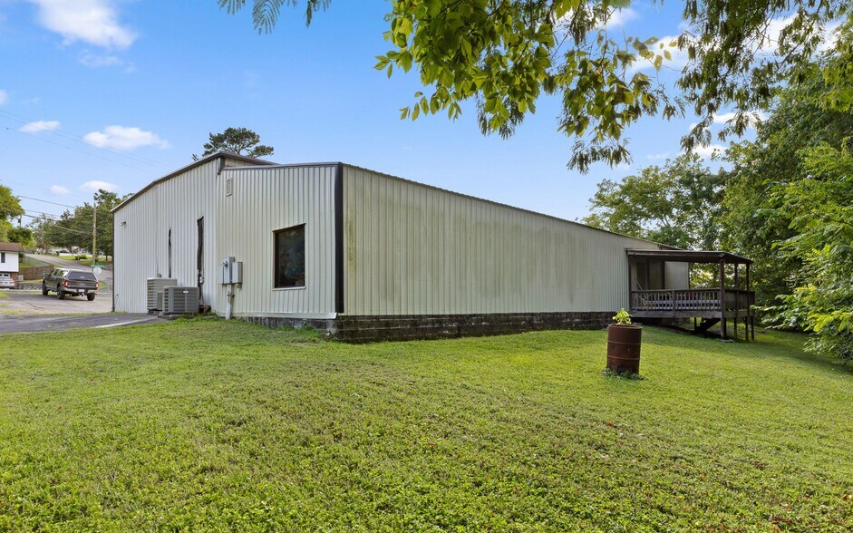 More Photos Of 1401 Spring Place Rd SE, Cleveland Office Residential For Sale