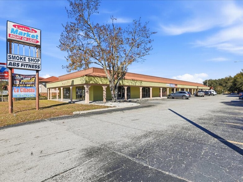 Primary Photo Of 131 N Mount Carmel Rd, Valrico Unknown For Lease