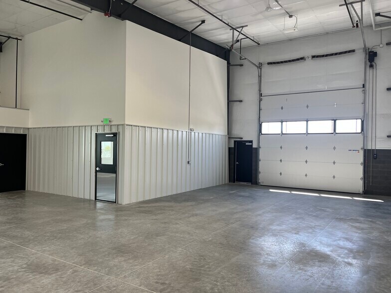 More Photos Of 5418 W. Hood, Kennewick Industrial For Lease