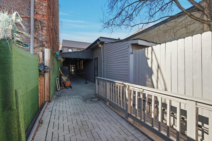 More Photos Of 4034 Hamilton Ave, Cincinnati Storefront Retail Office For Sale