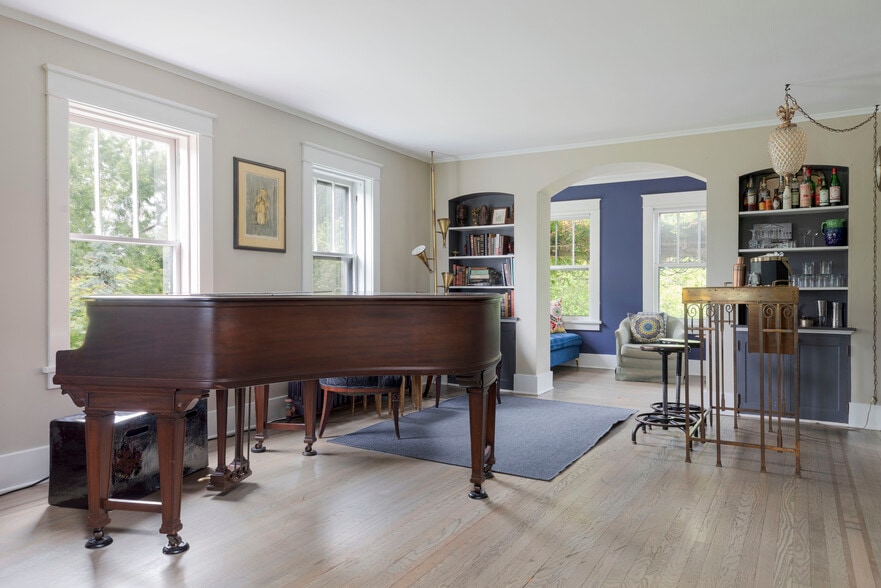 More Photos Of 4170 Rte 9W, Saugerties Hospitality For Sale