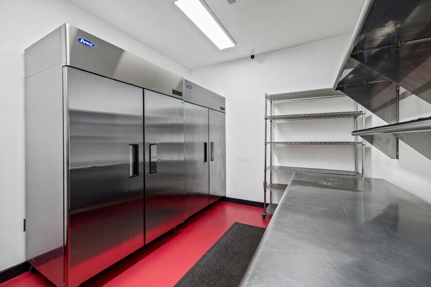 More Photos Of 8741 W Ridge Rd, Elyria General Retail For Sale