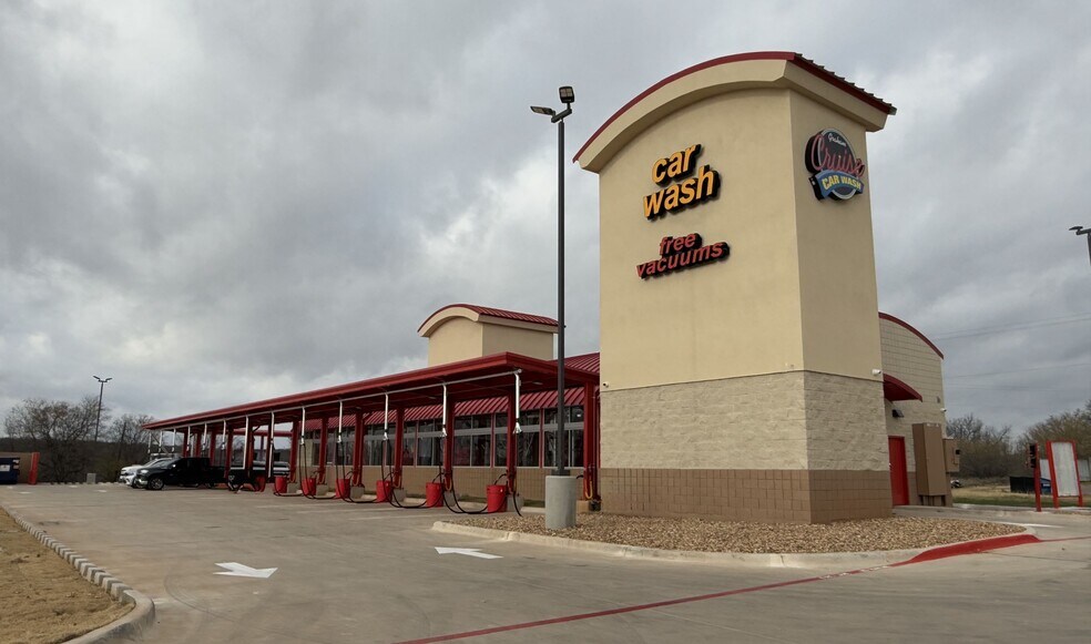 More Photos Of 1314 S TX-16, Graham Carwash For Sale