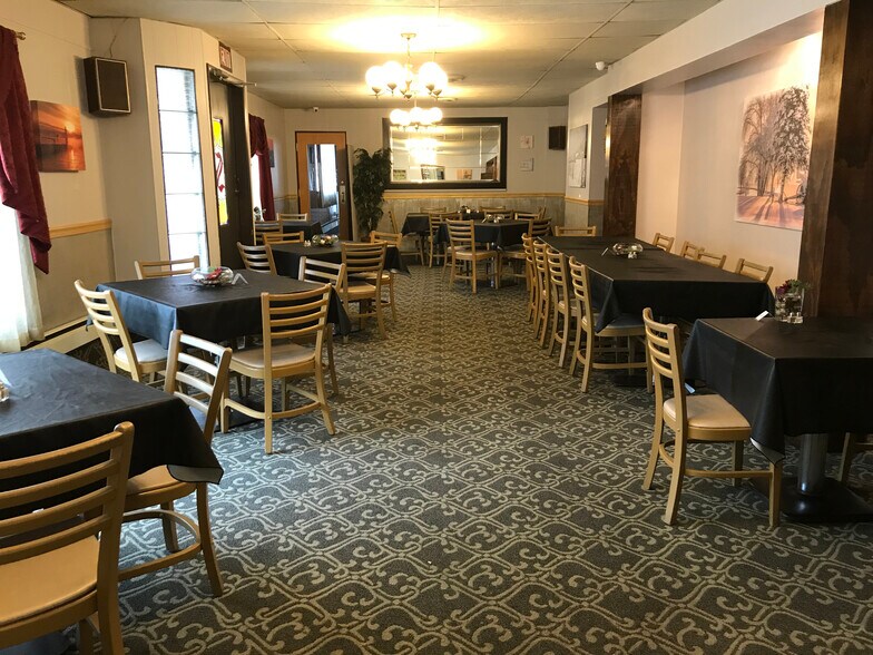 More Photos Of 201 Steele St, Algoma Hotel For Sale