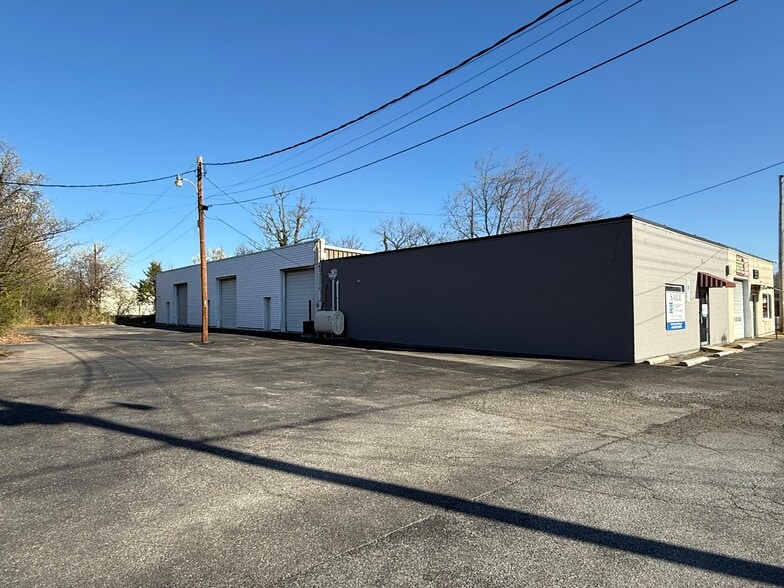 More Photos Of 3271-3273 Old Washington Rd, Waldorf Flex For Lease