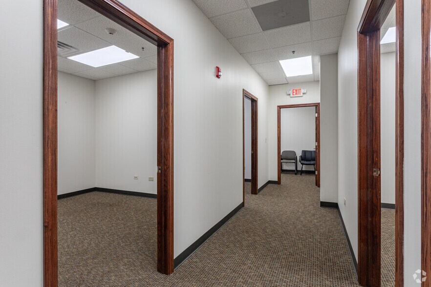 More Photos Of 16151 Weber Rd, Joliet Medical For Lease