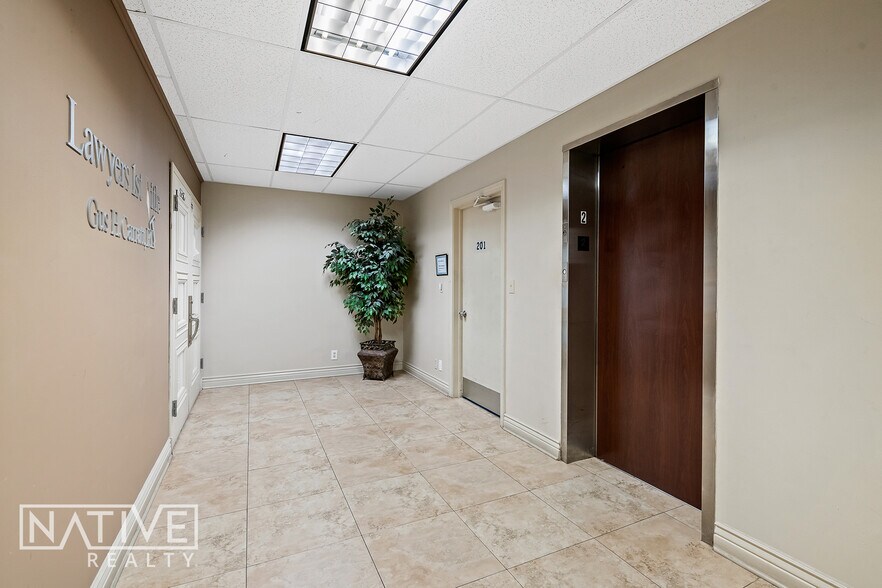More Photos Of 2817 E Oakland Park Blvd, Fort Lauderdale Office For Sale