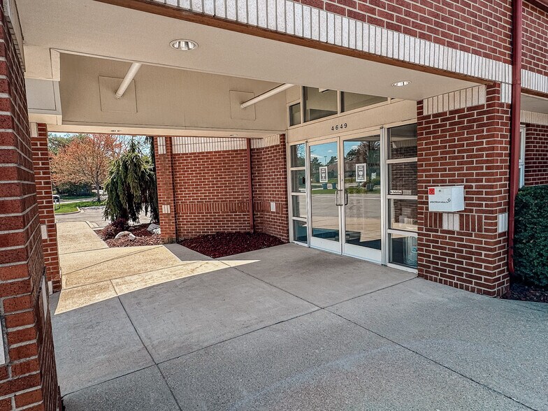 More Photos Of 4649 N Breton Ct SE, Grand Rapids Medical For Sale