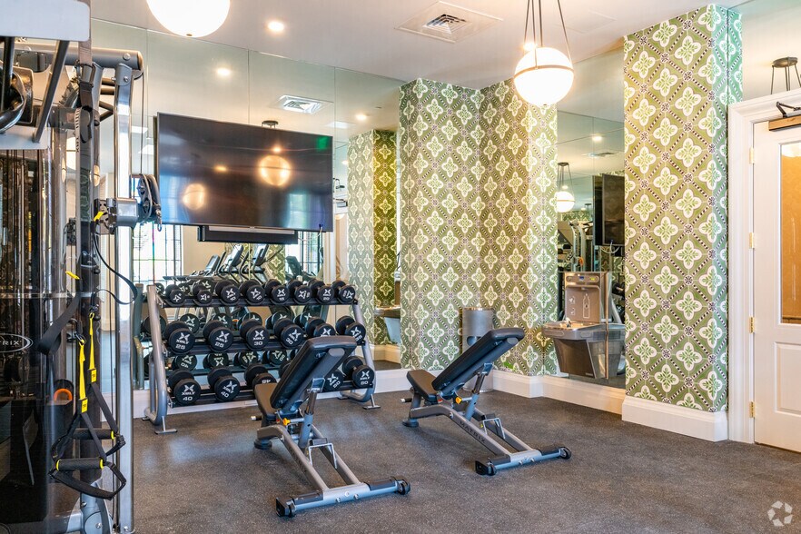 More Photos Of 2865 18th St, San Francisco Apartments For Lease