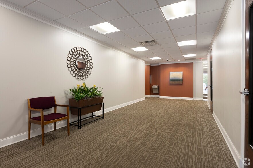 More Photos Of 3600 Forest Dr, Columbia Unknown For Lease