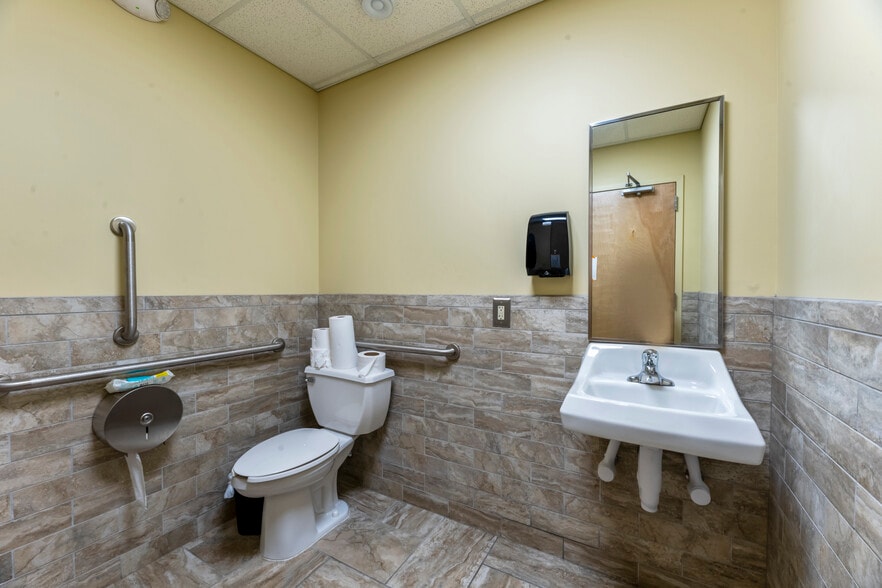 More Photos Of 154 Tices Ln, East Brunswick Manufacturing For Sale