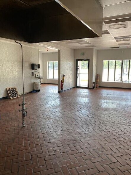 More Photos Of 6813-6823 State Road 54, New Port Richey Restaurant For Lease