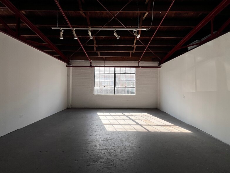 More Photos Of 2315 Commerce St, Houston Unknown For Lease