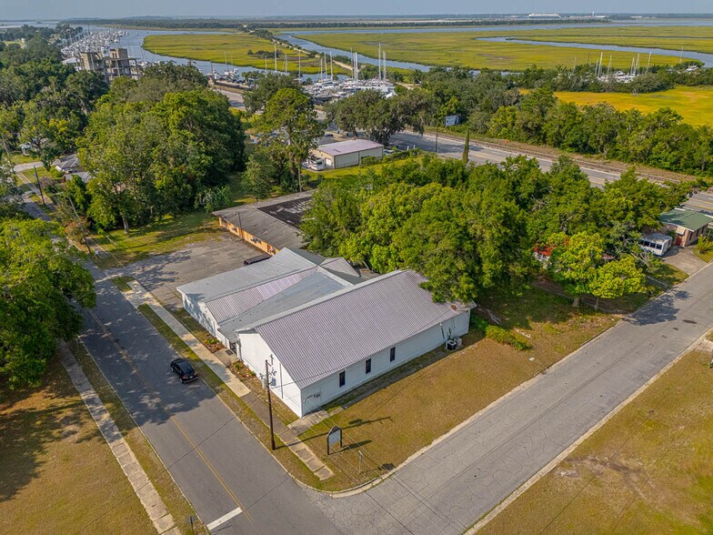 More Photos Of 2625 Reynolds St, Brunswick Flex For Sale