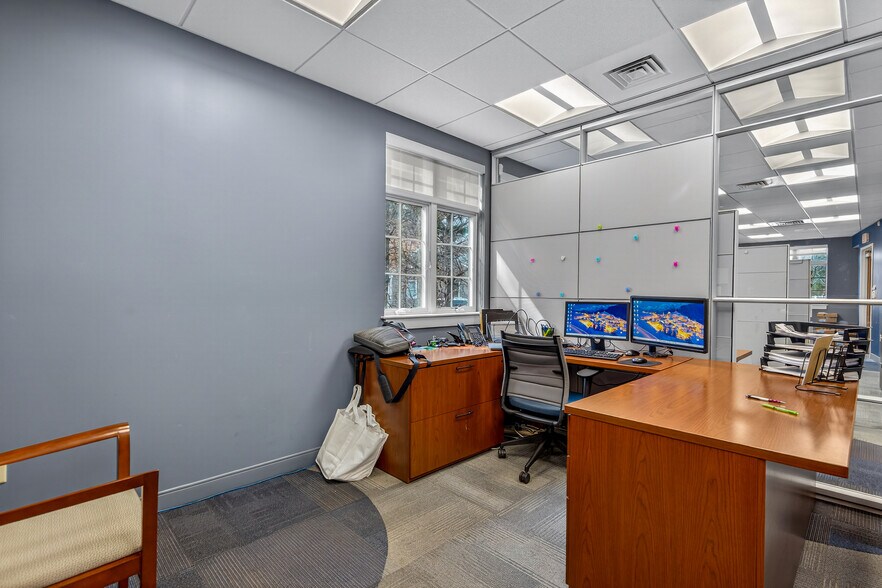 More Photos Of 60-62 Hyde Ave, Vernon Storefront Retail Office For Sale