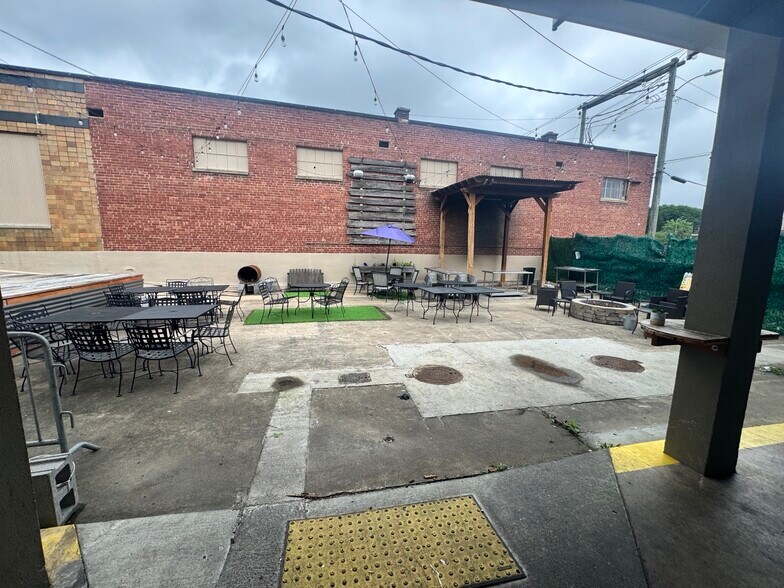 More Photos Of 171 Piedmont Ave, Bristol General Retail For Lease