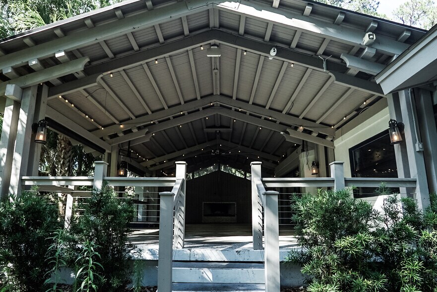 More Photos Of 8 Executive Park Rd, Hilton Head Island Restaurant For Sale