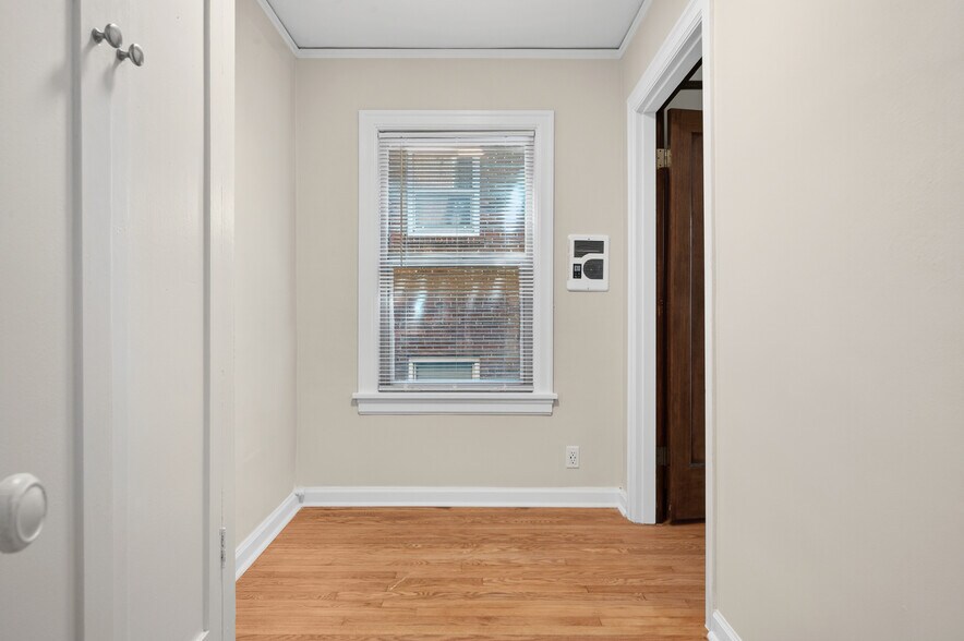 More Photos Of , Seattle Multifamily For Sale