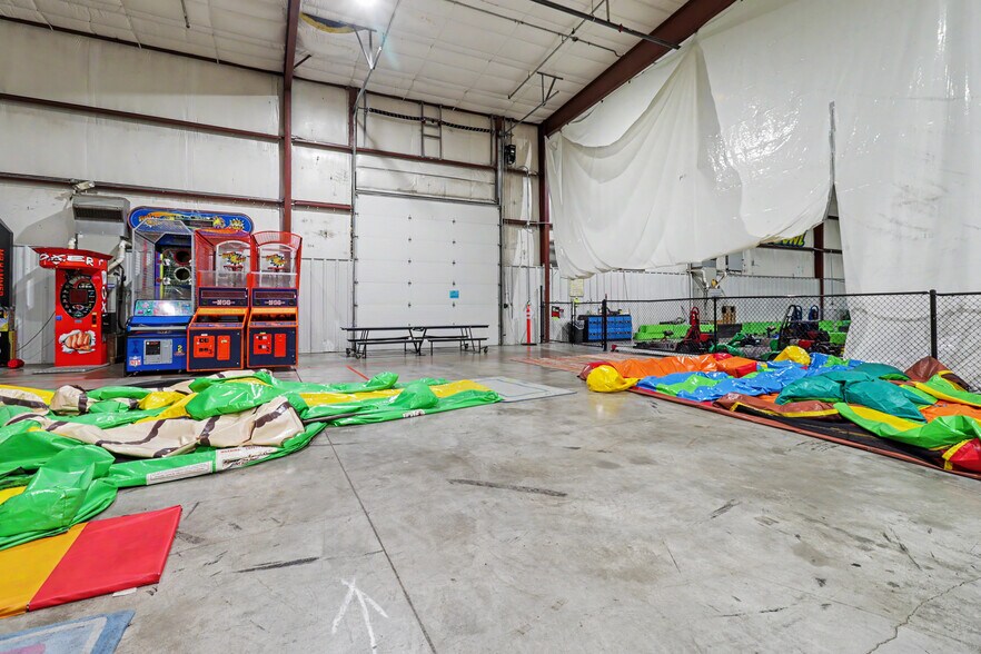 More Photos Of 545 N 1st St, Geneva Warehouse For Sale