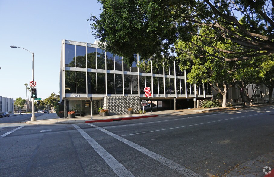 More Photos Of 572 E Green St, Pasadena Office For Lease