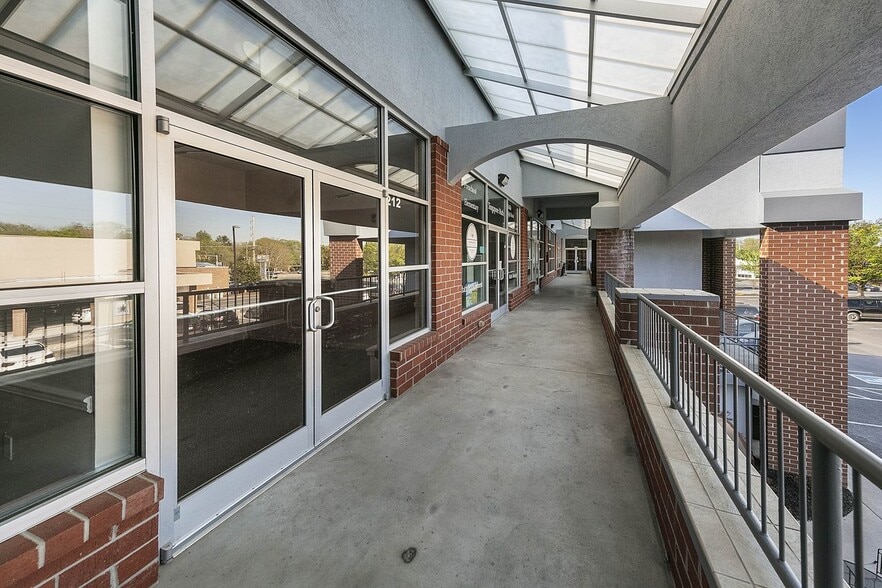 More Photos Of 1143 Oak Ridge Tpke, Oak Ridge Restaurant For Sale