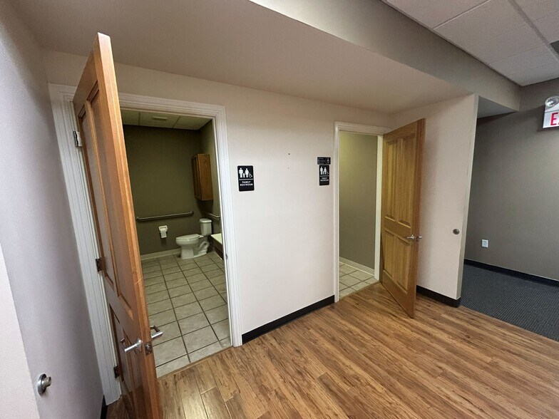 More Photos Of 440 Beecher Rd, Columbus Medical For Sale