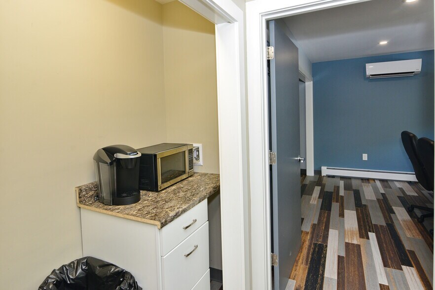 More Photos Of 186 Grove St, Franklin Office For Sale