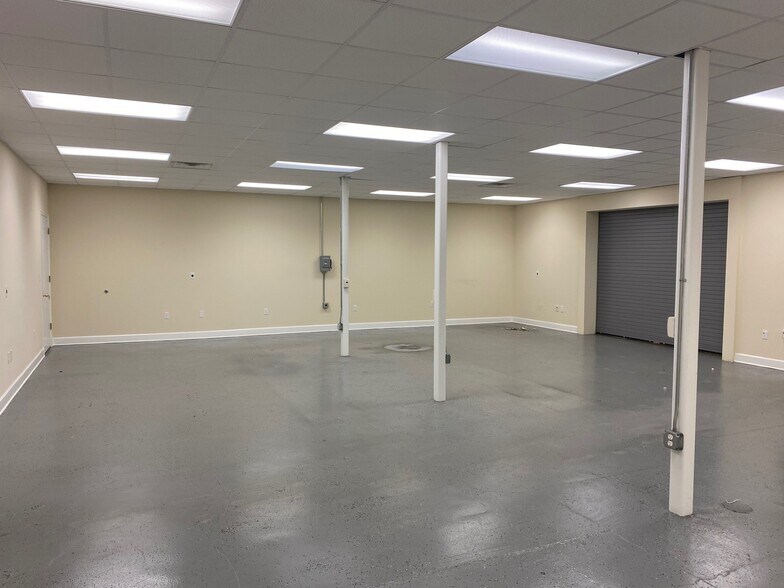 More Photos Of 13351 Progress Blvd, Alachua Warehouse For Sale
