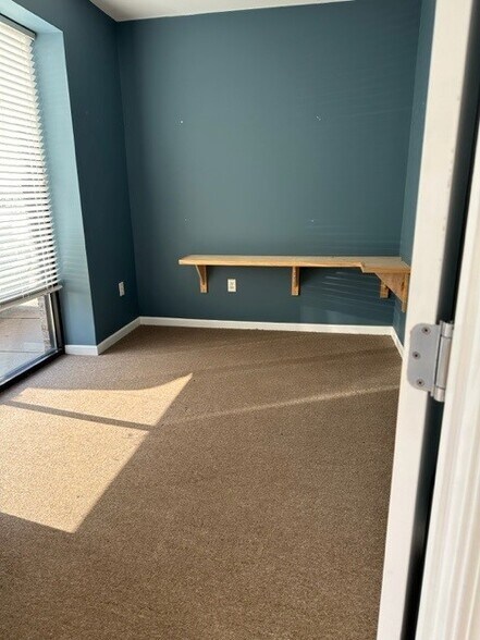 More Photos Of 441 E Ridgeway Rd, Commerce Light Distribution For Lease