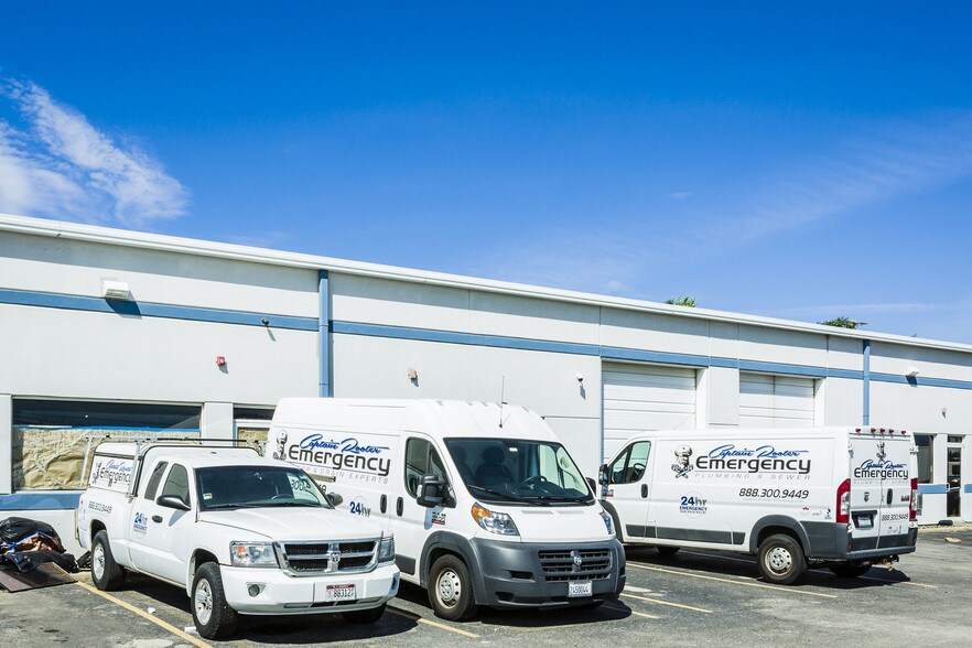 More Photos Of 4320 1st Ave, Lyons Light Distribution For Lease