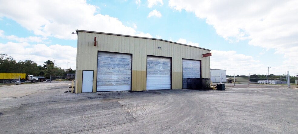 More Photos Of 6099 FM 2767, Tyler Industrial For Lease