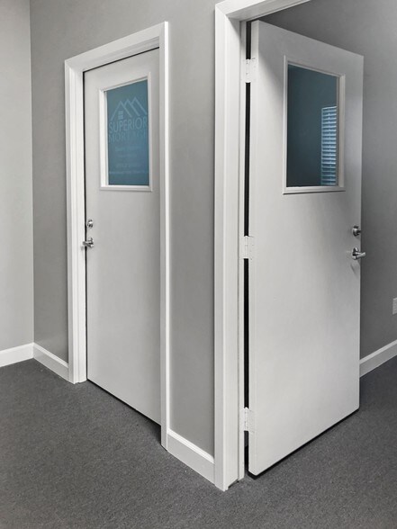 More Photos Of 102 E Walker St, League City Office For Sale