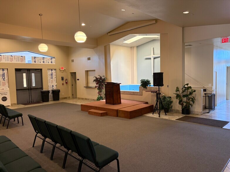 More Photos Of 33055 Cathedral Canyon Dr, Cathedral City Religious Facility For Lease