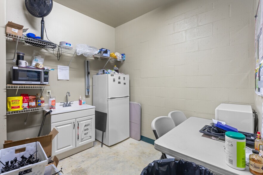 More Photos Of 3090 Ridgewood Dr, Daytona Beach Freestanding For Sale