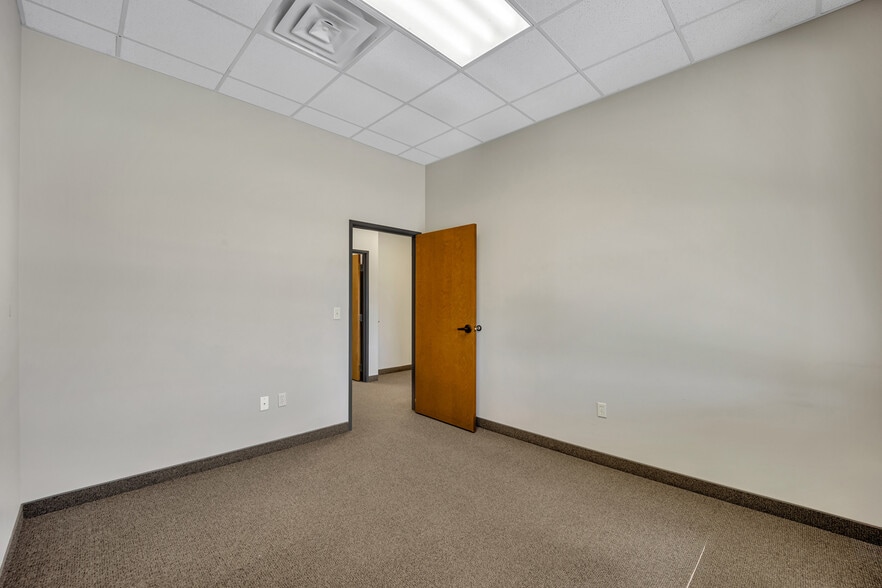 More Photos Of 1804 Owen Ct, Mansfield Light Distribution For Lease