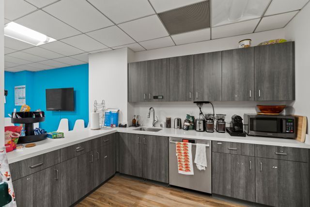 More Photos Of 200-216 Pine St, San Francisco Office For Lease