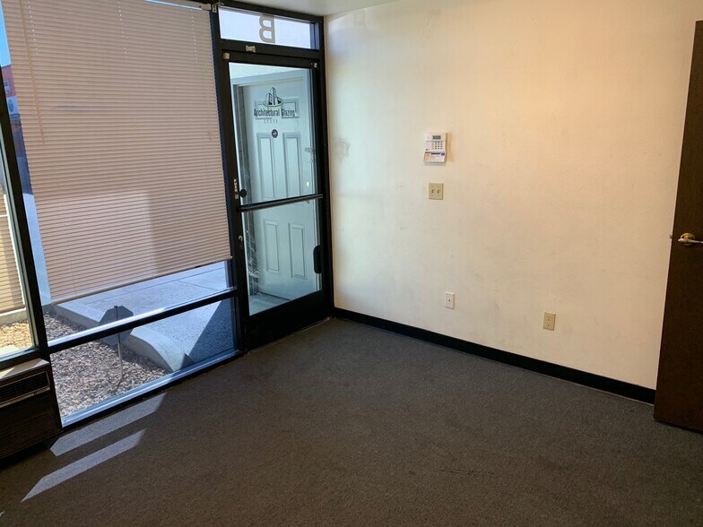 More Photos Of 12006 Regentview Ave, Downey Warehouse For Lease