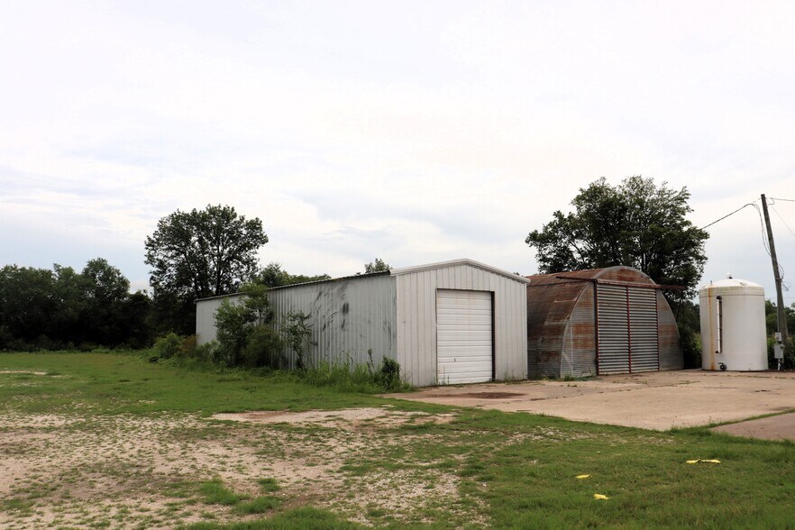 More Photos Of 86 FM 770, Liberty Warehouse For Sale