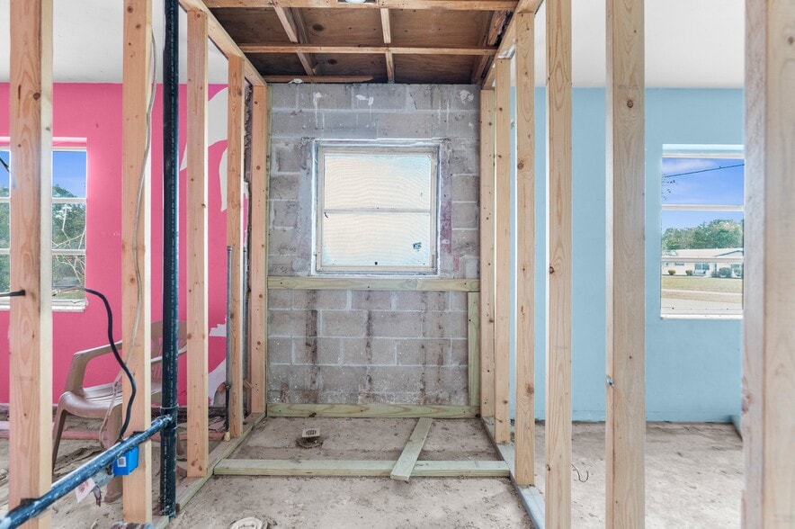 More Photos Of 11533 Spring Hill Dr, Spring Hill Office Residential For Sale